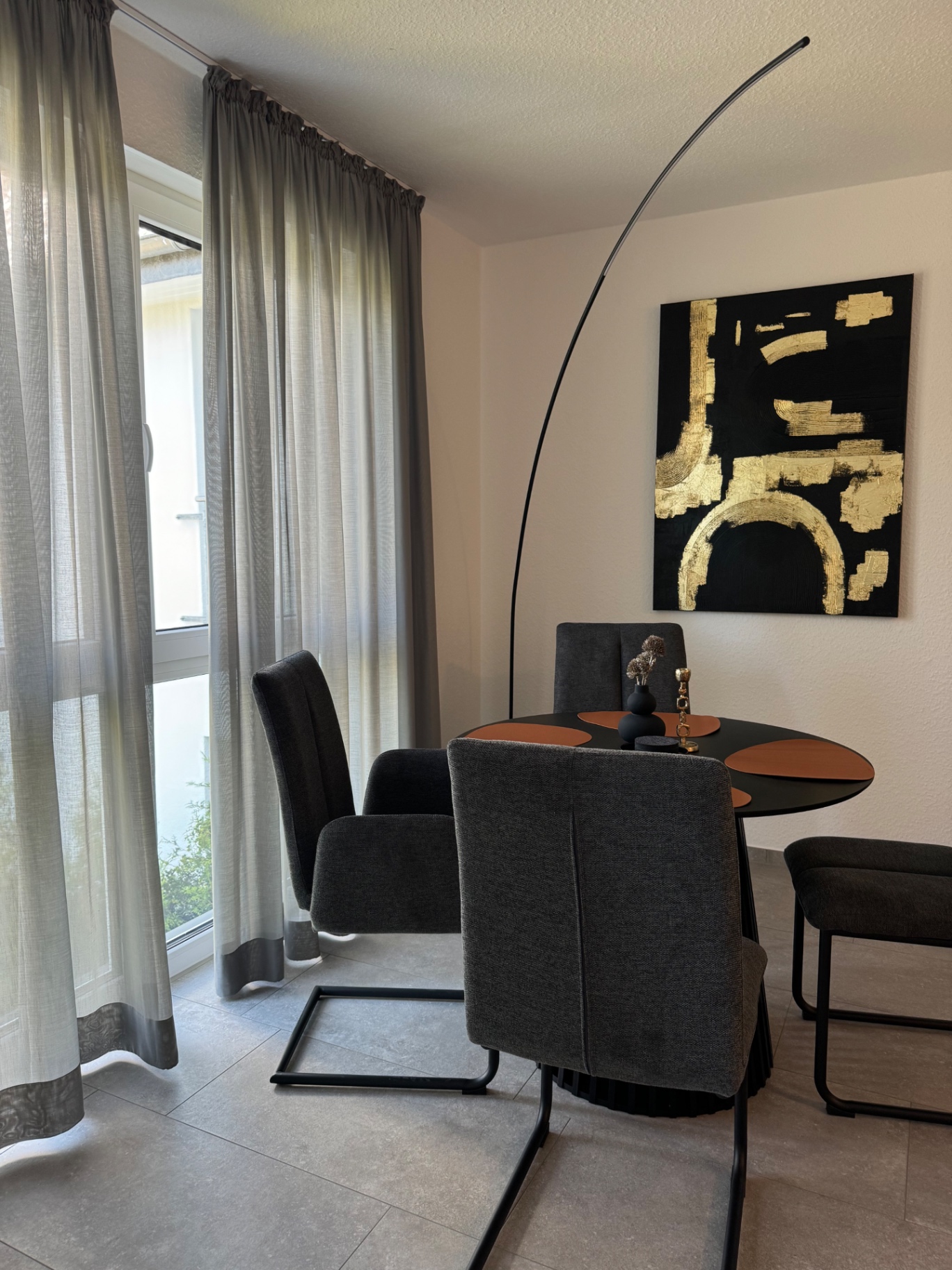 The Karlchen No 2 — Esstisch